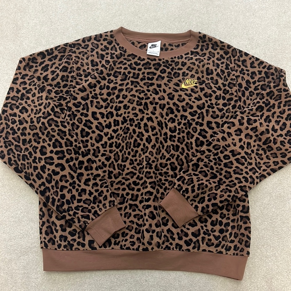Leopard fleece pullover